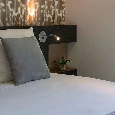 Hotel The Originals Boutique Restaurant Saint James, Montaigu-Vendee