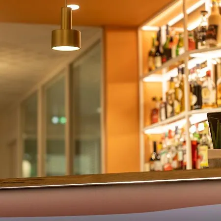 The Originals Boutique Restaurant Saint James, Hotel