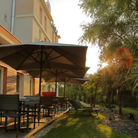 Hotel The Originals Boutique Restaurant Saint James, 3*