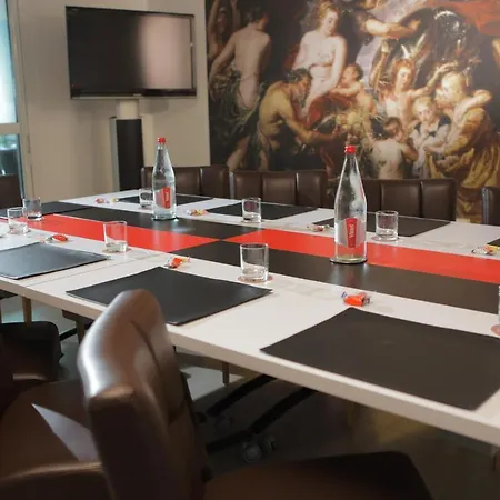 The Originals Boutique Restaurant Saint James, Hotel Montaigu-Vendee
