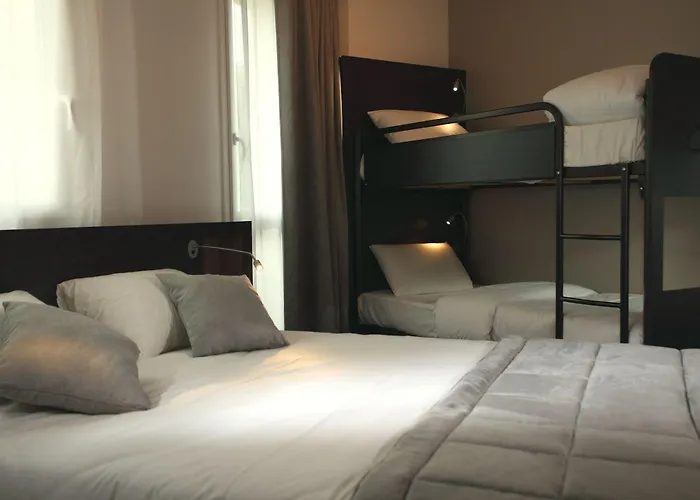 Restaurant Saint James, The Originals Boutique Отель