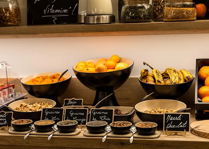 Restaurant Saint James, The Originals Boutique Отель