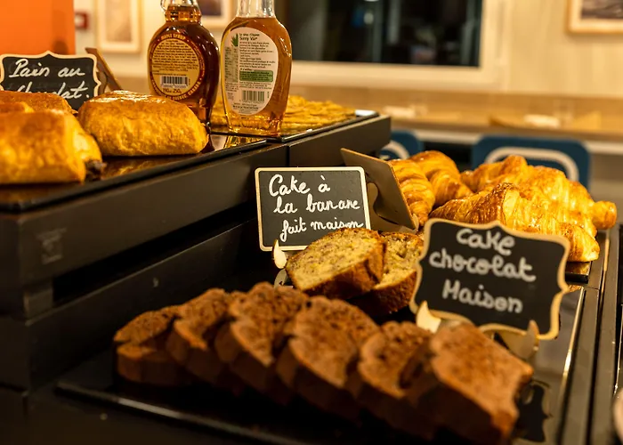 Отель Restaurant Saint James, The Originals Boutique